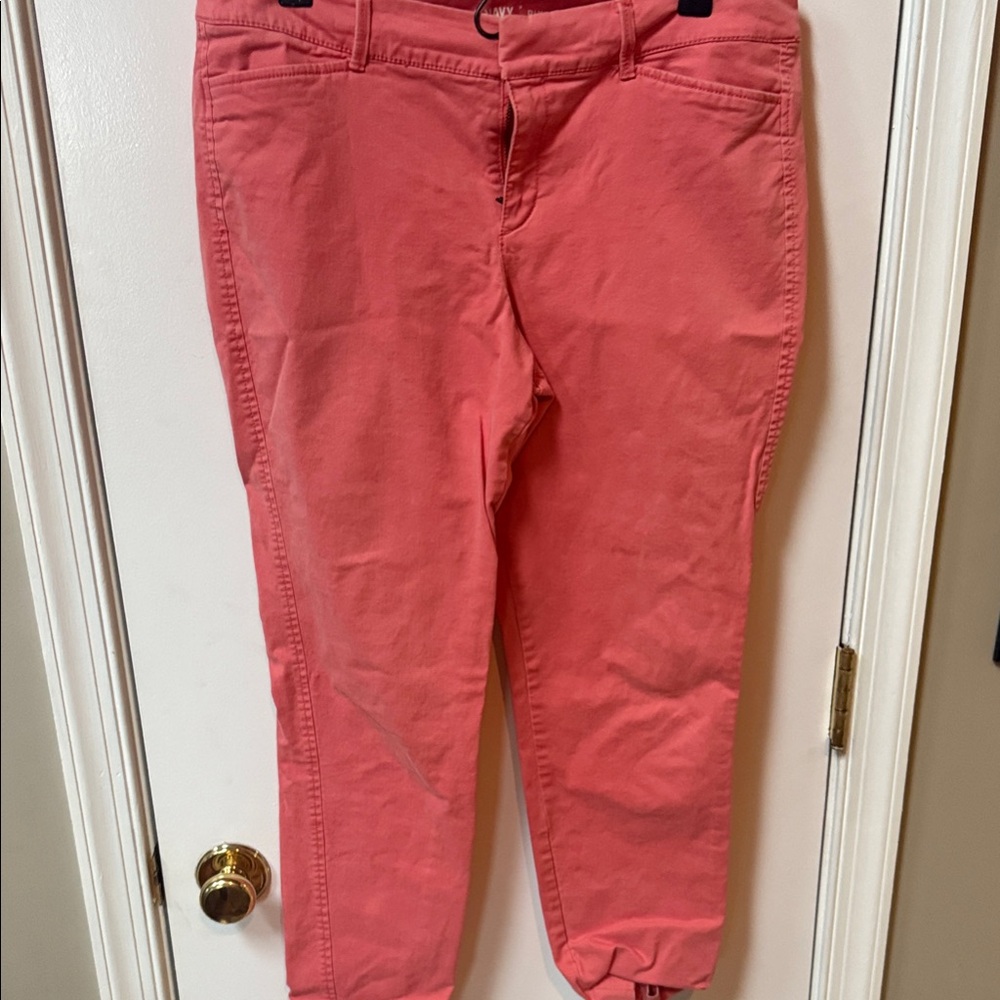 Old Navy Vibrant Pink Cropped Jeans
